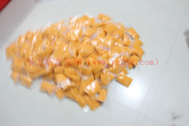 工藝品手工活加工的串珠材料 什么地方有手工活啊拿回家做的工藝品(圖1)