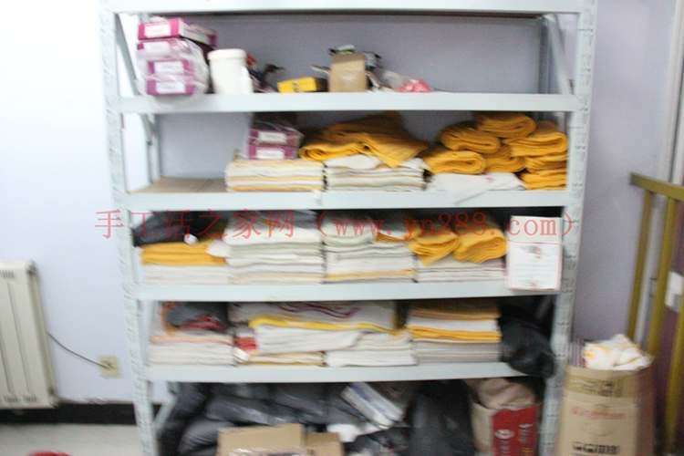 這個(gè)倉庫是我們手工活外發(fā)加工的倉庫 手工活外發(fā)加工加盟代理景泰藍(lán)工藝畫制作(圖1)
