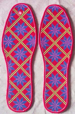 純手工活外發(fā)加工十字繡鞋墊 農村婦女做手工活外發(fā)加工十字繡鞋墊賺錢(圖1)