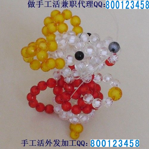 縣城找了份在家做手工活加工手套的工作 退休老人找工作在家做手工活手套靠勞動(dòng)掙錢(圖1)