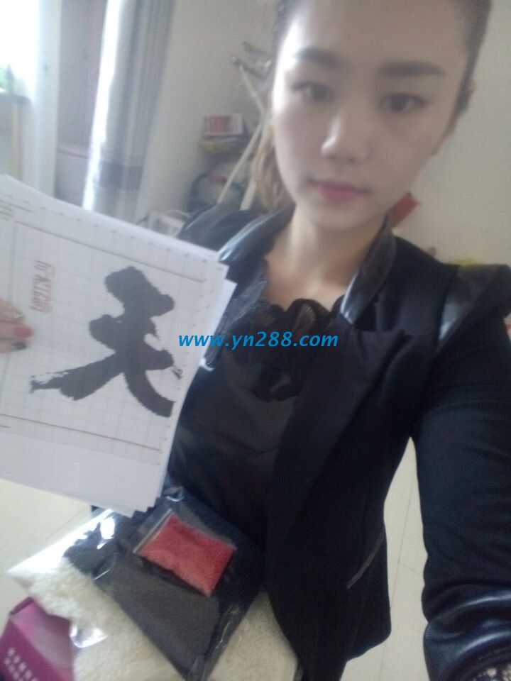 石家莊靈壽縣美發(fā)店王女士兼職珠繡手工活 石家莊靈壽縣美發(fā)店店主王女士兼職珠繡手工活(圖1)