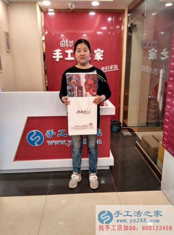 欲組織人做手工活串珠繡賺錢，邯鄲臨漳縣楊女士來手工活之家考察(圖1)