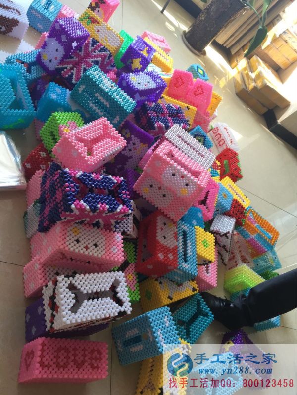 四川省資陽(yáng)市樂(lè)至縣婦女在家?guī)Ш⒆佑嗤膺m合做點(diǎn)什么樣的兼職工作? 串珠繡兼職手工活