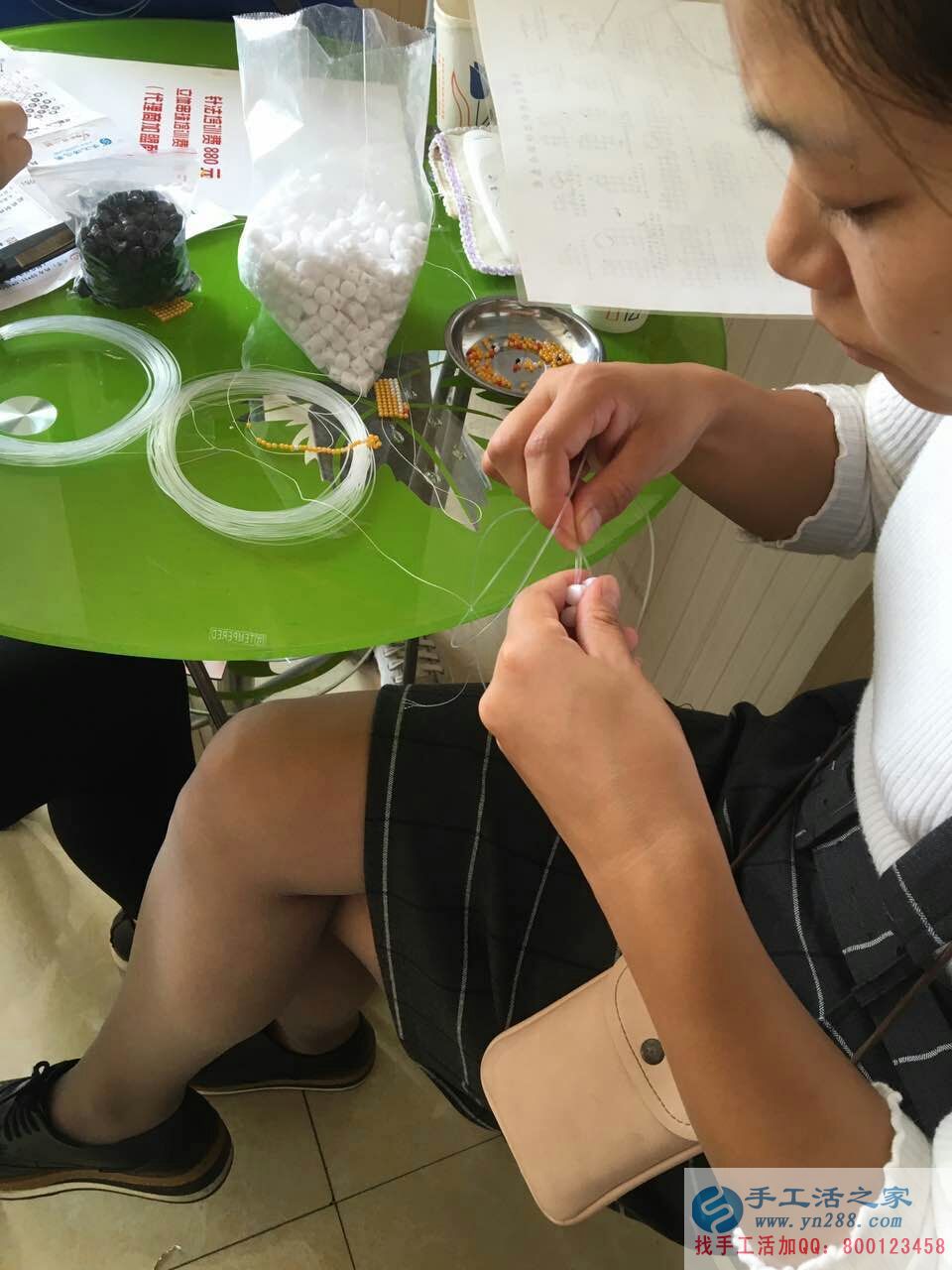 山東棗莊90后女孩熱衷手工制作在家做手工活賺錢不用出去上班 山東棗莊90后女孩熱衷手工制作在家做手工活賺錢不用出去上班