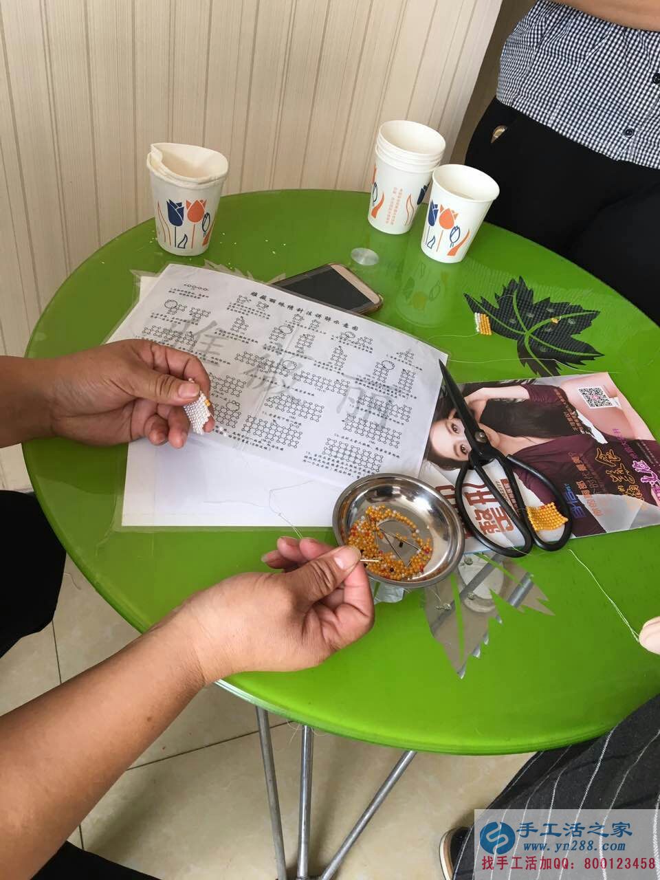 適合家庭婦女做的手工活，廣東佛山錢(qián)女士找到手工活串珠繡