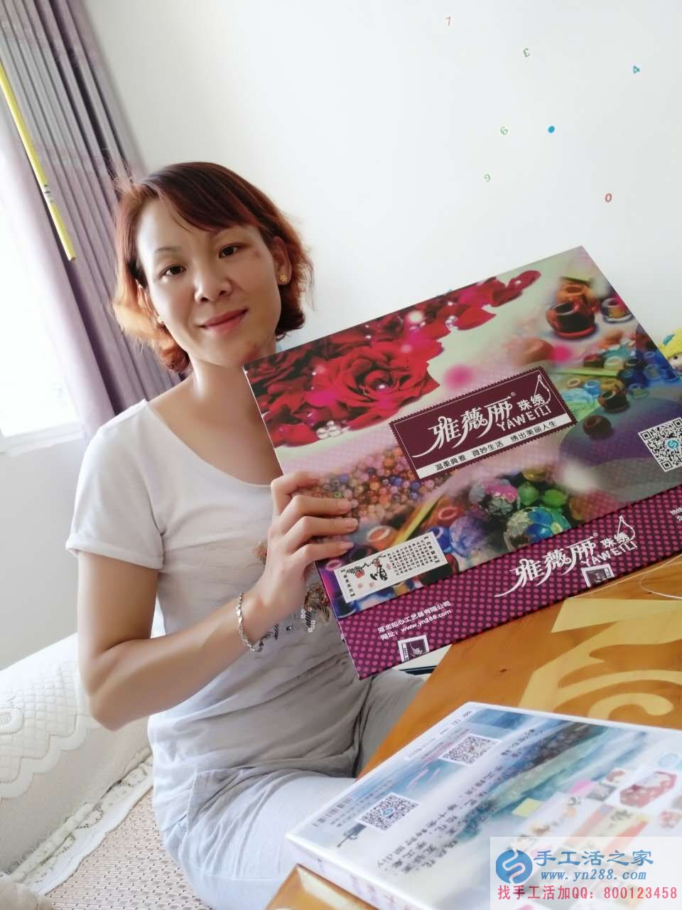 哪里有可以在家做的手工活？廣西壯族自治區(qū)王女士做手工活串珠繡