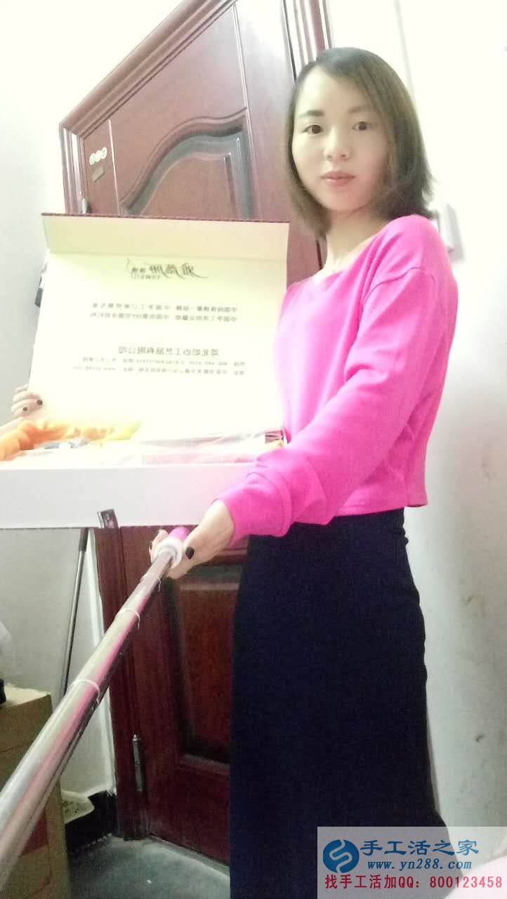 美女與美珠繡:湖南懷化楊女士在家兼職手工活串珠繡賺錢 美女與美珠繡:湖南懷化楊女士在家兼職手工活串珠繡賺錢