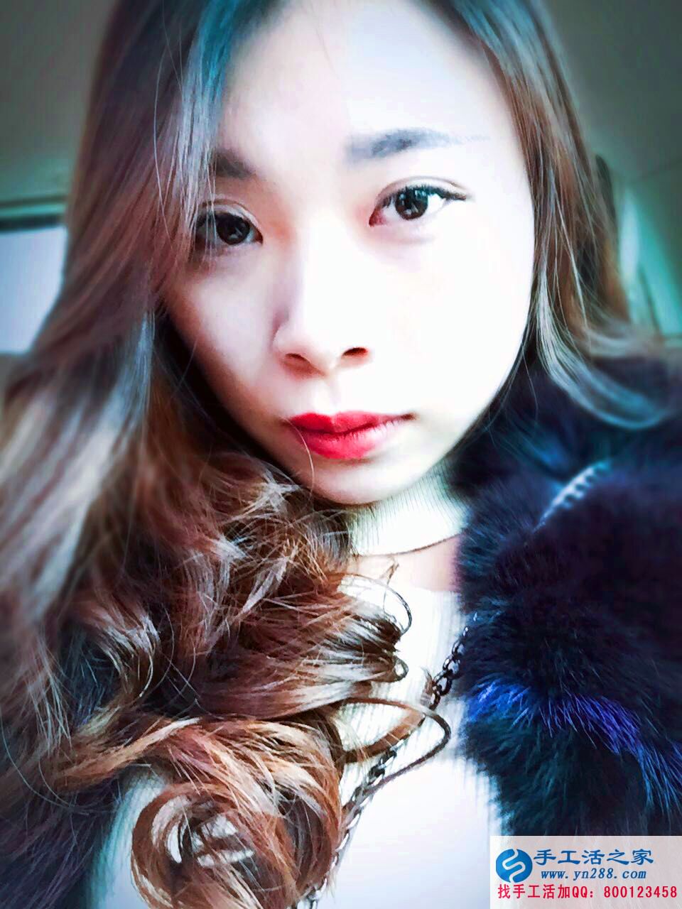  四川綿陽(yáng)時(shí)尚90后美女加入手工活之家村代理，帶領(lǐng)家鄉(xiāng)婦女做手工