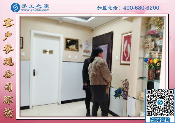 手工之家&mdash;&mdash;客戶參觀珠繡作品