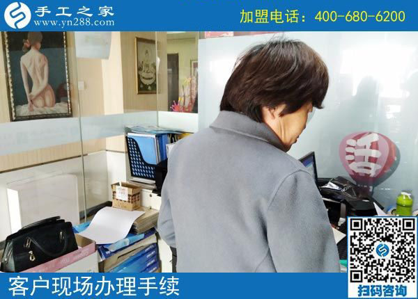 只能做足不出戶掙錢的免押金手工活，浙江湖州家庭婦女陸女士&ldquo;無奈&rdquo;得幸福