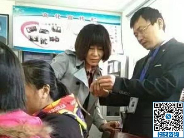 走進社區(qū)，讓珠繡手工成為大家脫貧致富的一件法寶！----記手工之家走進社區(qū)培訓(xùn)串珠手工活動