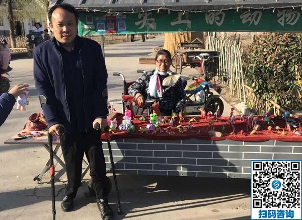 讓更多的民間手工和民間手工藝人在這個(gè)舞臺(tái)上一起高飛！------記手工之家郝總到訪糧畫(huà)小鎮(zhèn)，探訪草編大師李素云