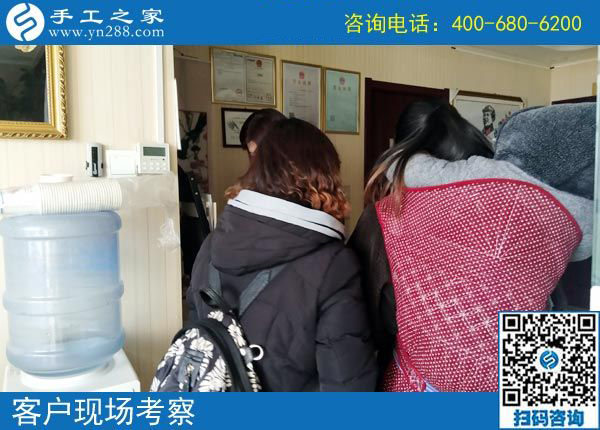 &ldquo;想掙錢，就得長期有活，隔三差五才有活兒的不掙錢！&rdquo;廣西百色黃女士找到珠繡免押金手工活后這樣說