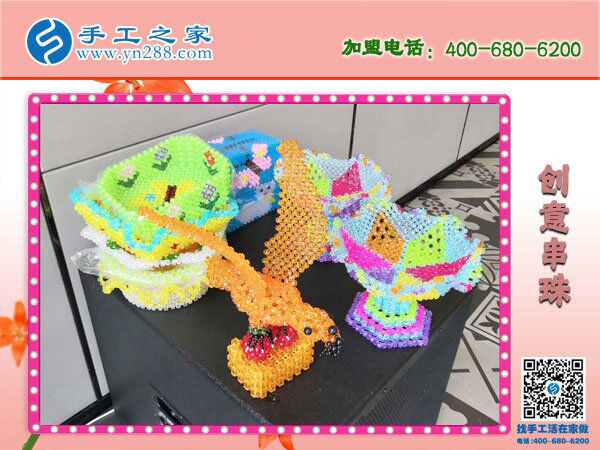 留守在家怎樣掙錢？貴州黔東南管女士照顧著家還堅持做手工加工賺錢