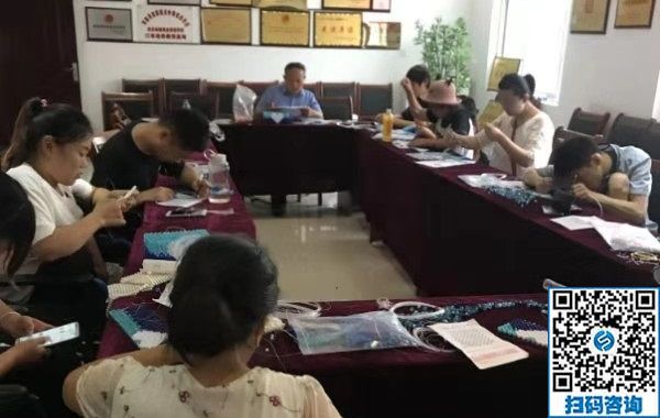 行動是最好的語言------記手工之家創(chuàng)始人郝磊先生受邀在國家級殘疾人電商培訓基地進行手工授課指導 行動是最好的語言------記手工之家創(chuàng)始人郝磊先生受邀在國家級殘疾人電商培訓基地進行手工授課指導