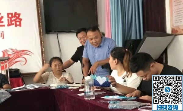 行動是最好的語言------記手工之家創(chuàng)始人郝磊先生受邀在國家級殘疾人電商培訓基地進行手工授課指導 行動是最好的語言------記手工之家創(chuàng)始人郝磊先生受邀在國家級殘疾人電商培訓基地進行手工授課指導