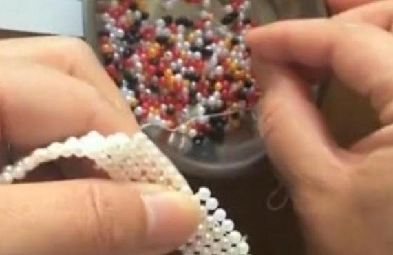 找到正規(guī)手工活外發(fā)加工廠，貴州畢節(jié)張女士送孩子上學(xué)后也能掙錢了