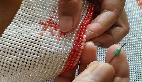入選非遺的勵志珠珠繡這么火，這個珠繡手工是怎么回事？