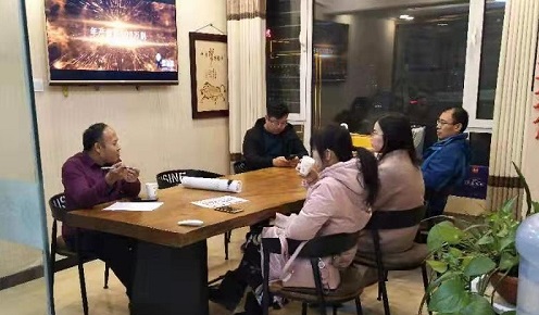 加大珠繡市場化、著重產(chǎn)品創(chuàng)新------記邯鄲學(xué)院文化產(chǎn)業(yè)管理專業(yè)主任一行到手工之家調(diào)研指導(dǎo)