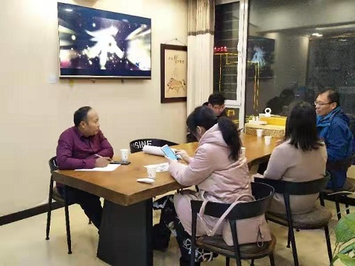 加大珠繡市場化、著重產(chǎn)品創(chuàng)新------記邯鄲學(xué)院文化產(chǎn)業(yè)管理專業(yè)主任一行到手工之家調(diào)研指導(dǎo)