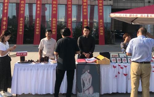 亮相“中國(guó)農(nóng)民豐收節(jié)”，勵(lì)志珠珠繡等純手工大放異彩(圖1)