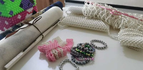 讓孩子快樂，陪伴才是硬道理-----記手工之家在家陪著孩子做珠繡手工事業(yè)的每一個人