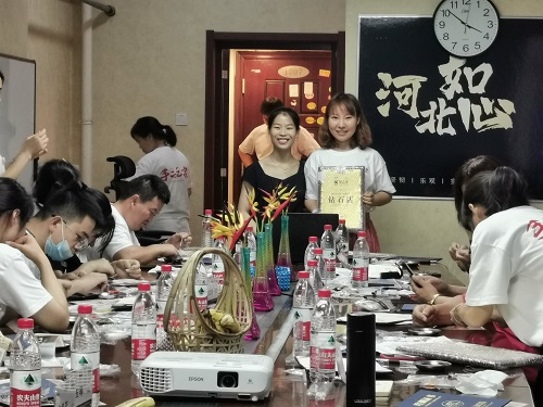 一起行動，相互合作，達成目標！------記手工之家材料倉庫備貨有感