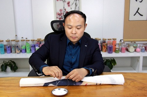 拳拳愛心，只為世間溫暖------記愛心企業(yè)手工之家創(chuàng)始人郝總