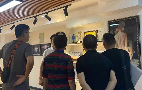 以珠繡手工為紐帶，做好居家就業(yè)創(chuàng)業(yè)-------記四川南充殘聯(lián)合作考察團在手工之家