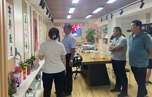 發(fā)展殘疾人事業(yè)，實(shí)施鄉(xiāng)村振興戰(zhàn)略--------記邱縣梁二莊鎮(zhèn)村領(lǐng)導(dǎo)一行蒞臨手工之家參觀指導(dǎo)