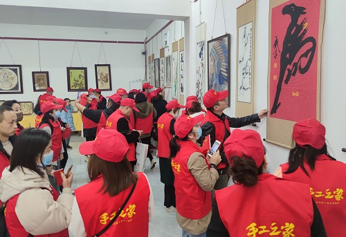 負責(zé)任，就是好好做珠繡手工事業(yè)--- --- 記手工之家優(yōu)秀代理加工補貼政策之優(yōu)秀代理楊女士