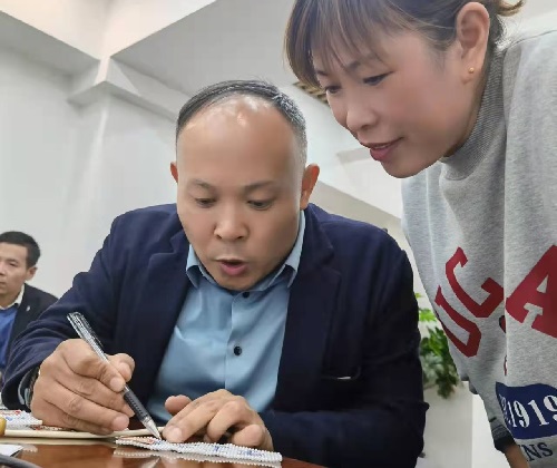 返鄉(xiāng)創(chuàng)業(yè)，開珠繡手工工作室是她的選擇--- --- 記手工之家優(yōu)秀代理加工補貼政策之優(yōu)秀代理焦女士