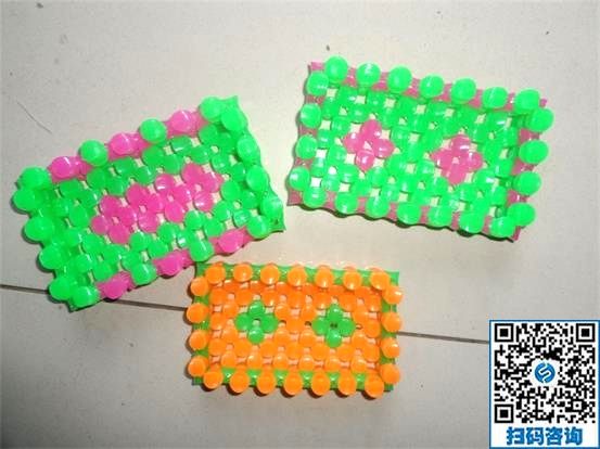 別小看你在衛(wèi)生間里一個小小的改變，把原來的塑料肥皂盒換成串珠肥皂盒，不僅透氣不損耗肥皂，更是美觀環(huán)保有品味。新年新氣象，趕緊動手試試吧。