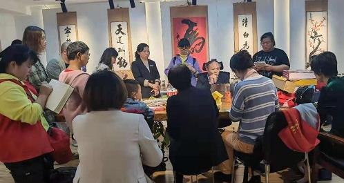 與女兒一起做手工，幸福從來都是奮斗來的------記手工之家加工補(bǔ)貼政策之優(yōu)秀合作伙伴方先生