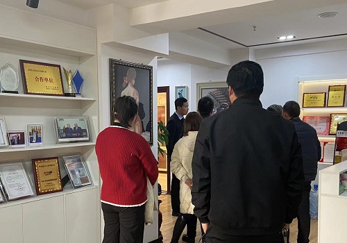 手工帶動就業(yè)，讓農(nóng)民有事干、農(nóng)村更美麗 --- --- 記河北大名一鎮(zhèn)村領(lǐng)導(dǎo)一行來手工之家實地參觀考察