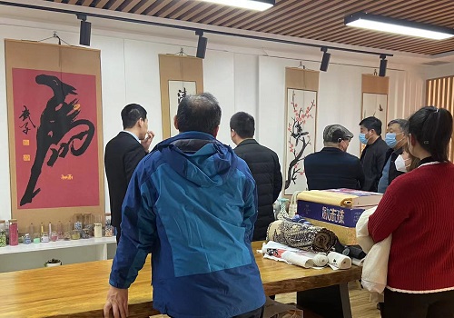 手工帶動就業(yè)，讓農(nóng)民有事干、農(nóng)村更美麗 --- --- 記河北大名一鎮(zhèn)村領(lǐng)導(dǎo)一行來手工之家實地參觀考察