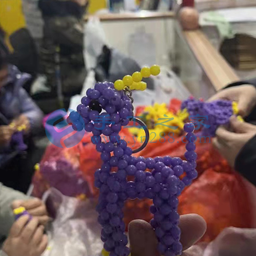 在家做零活掙錢(qián)，應(yīng)選擇常年供料的外放加工手工活(圖1)