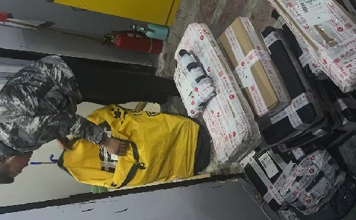 請(qǐng)查收，您結(jié)算的加工費(fèi)和新加工材料包！--- --- 記手工之家客維部人員日常服務(wù)加工人員