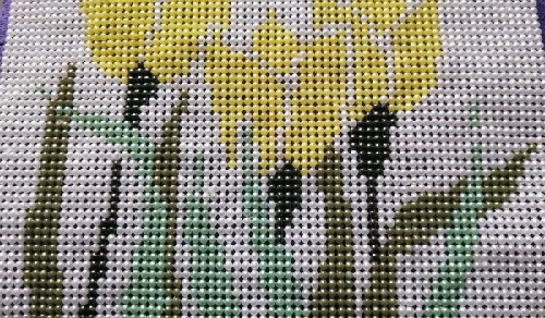 5月4日，接手工活訂單的平臺(tái)，正規(guī)手工活大批量外發(fā)加工，手工之家的手工活長期穩(wěn)定，圖為勵(lì)志珠珠繡串珠手工產(chǎn)品剪影