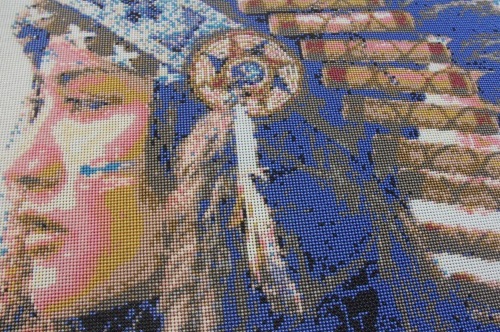 5月8日，拿回家做的手工活大批，正規(guī)純手工活外發(fā)，在手工之家，可以自己做，也可以開手工工作室，圖為勵志珠珠繡串珠手工產品剪影