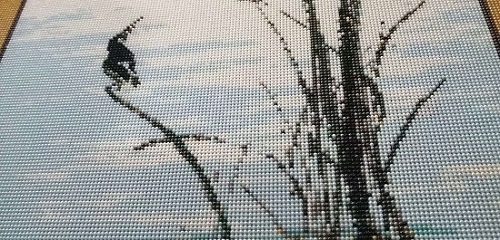 5月13日，代加工手工活，在家做手工兼職，手工之家給每個加工人員提供成品樣品，圖為勵志珠珠繡手工產(chǎn)品細(xì)節(jié)剪影 