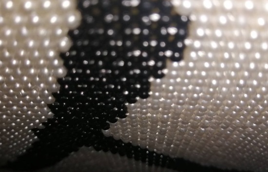 5月16日，可靠的手工活外發(fā)，帶回家做的手工活，手工之家的珠繡串珠手工有了不合格的產(chǎn)品怎么辦，圖為勵志珠珠繡手工產(chǎn)品細節(jié)剪影