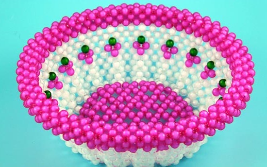 5月23日，手工活拿回家做，在家做手工兼職，手工之家的手工產(chǎn)品驗收，標(biāo)準(zhǔn)寫的真清楚，圖為勵志珠珠繡串珠手工產(chǎn)品剪影 