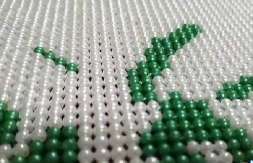 串珠外發(fā)加工活很靠譜，讓許多人足不出戶有錢賺過好日子(圖1)