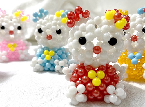 在家做串珠繡手工活身體放松心情愉悅，緩解繁重的工作壓力(圖1)