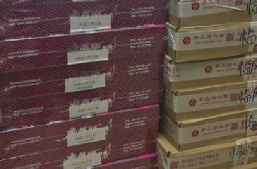 9月10日，手工活外發(fā)加工正規(guī)的廠家，正規(guī)供料的手工活，在手工之家做手工掙錢不擔心，圖為勵志珠珠繡串珠手工材料套件剪影