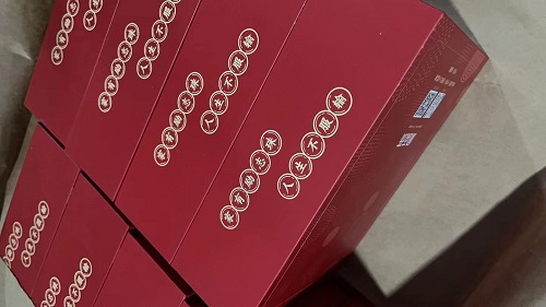 9月27日，純手工活外發(fā)加工項(xiàng)目，手工加工回收項(xiàng)目，讓產(chǎn)品合格，手工之家注重前期培訓(xùn)、驗(yàn)收標(biāo)準(zhǔn)明確，圖為勵(lì)志珠珠繡串珠手工材料發(fā)貨剪影