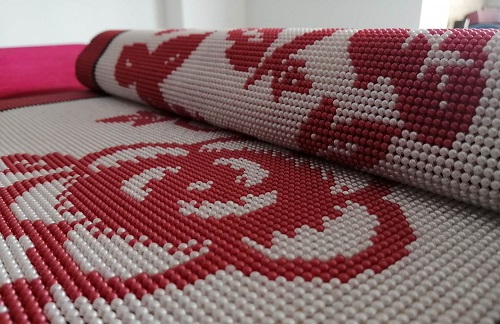 大家比較青睞的居家賺錢方式，是做珠繡串珠外發(fā)手工活(圖1)