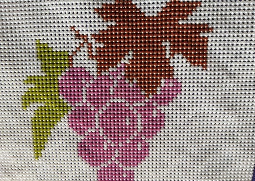 10月23日，帶回家做的手工創(chuàng)業(yè)項(xiàng)目，靈活就業(yè)可信可靠，手工之家的珠繡串珠手工可以網(wǎng)上合作嗎？圖為勵(lì)志珠珠繡串珠手工產(chǎn)品剪影