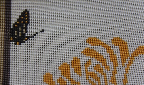 11月3日，帶回家做的手工項目，靈活就業(yè)串珠手工，手工之家的手工事業(yè)發(fā)展前景好所以受歡迎，圖為勵志珠珠繡串珠手工產品細節(jié)剪影